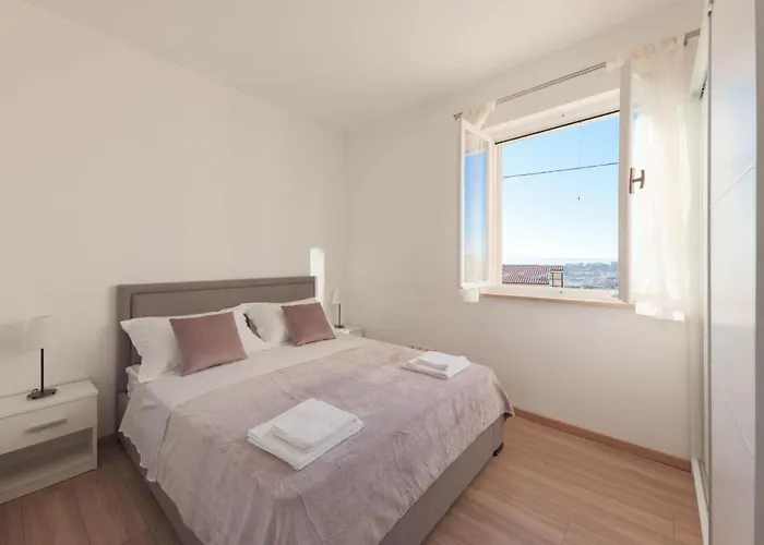 Lejlighed 3 Bedroom Gorgeous In Split